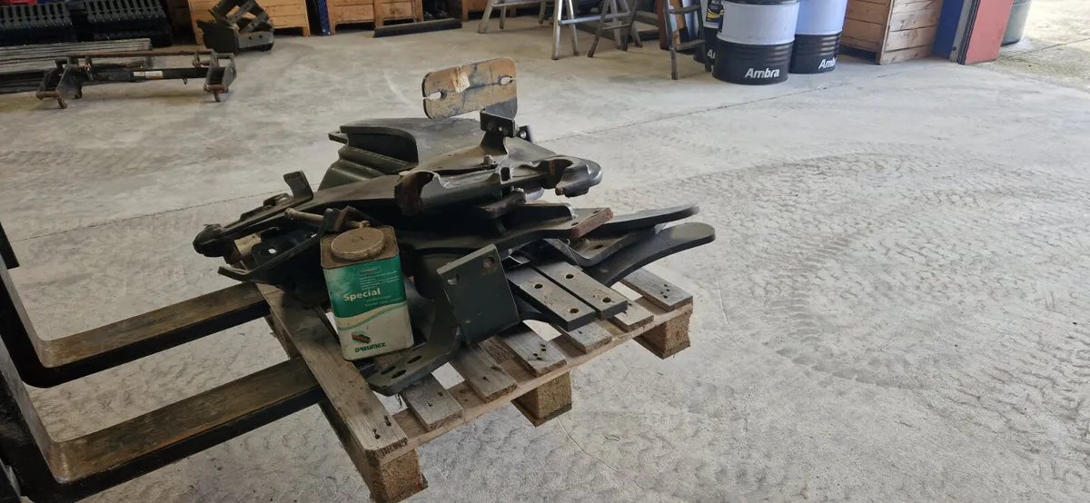 New Holland MX loader brackets - Image 2