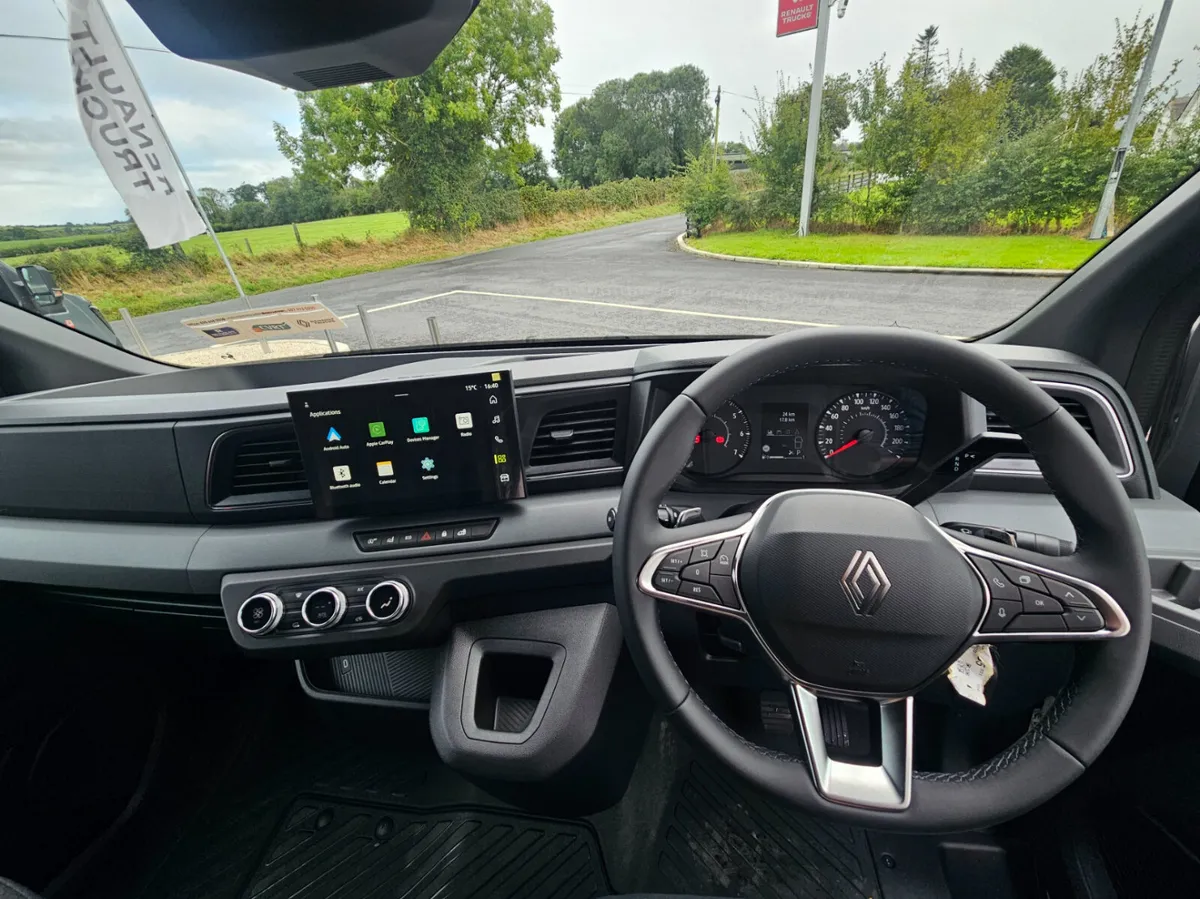 Renault Trucks Master IV #RedEdition in Black - Image 4