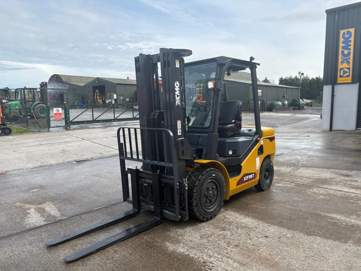 XCMG XCF35KT 3.5T Diesel Forklift - Image 4