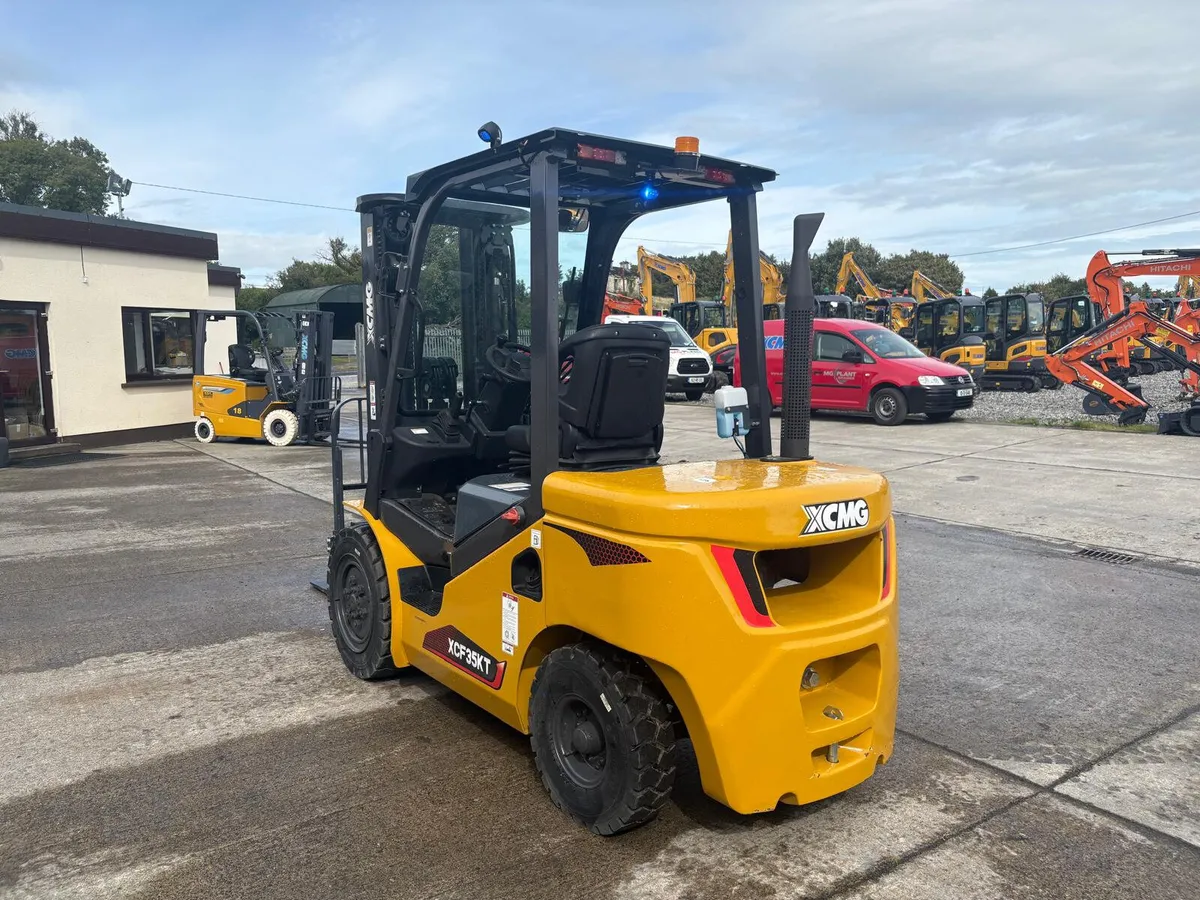 XCMG XCF35KT 3.5T Diesel Forklift - Image 4