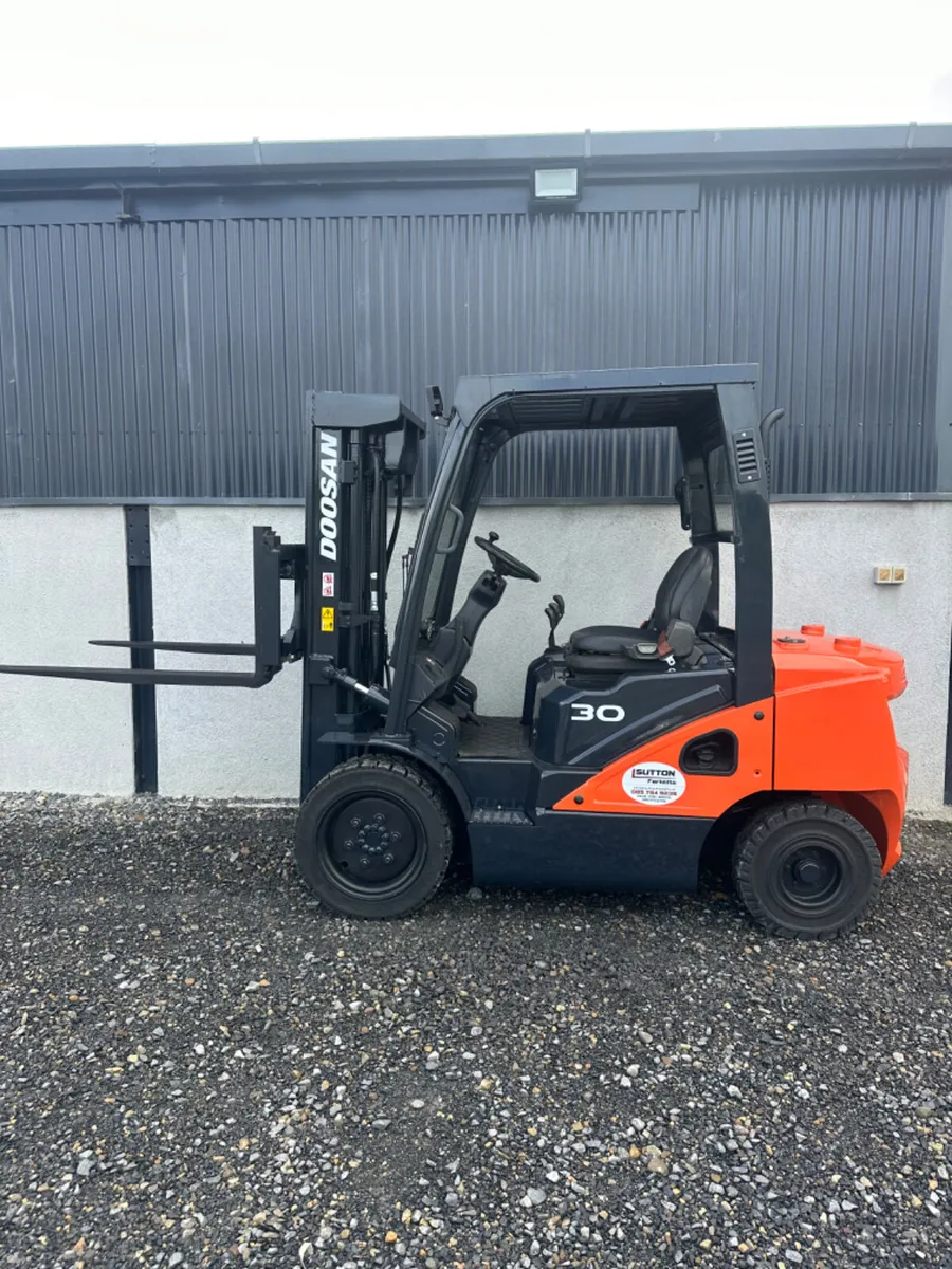 2018 Doosan D30S-7 Forklift - Image 1