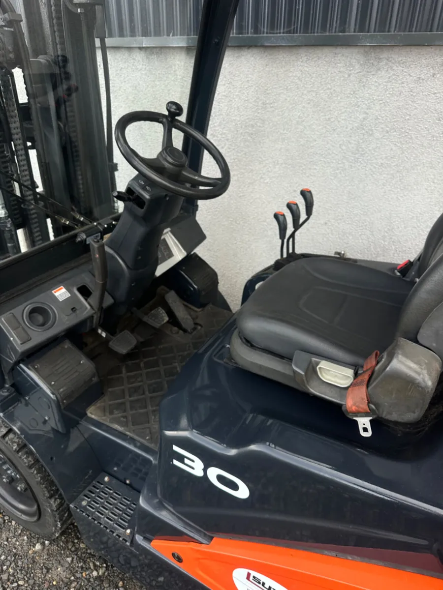 2018 Doosan D30S-7 Forklift - Image 3