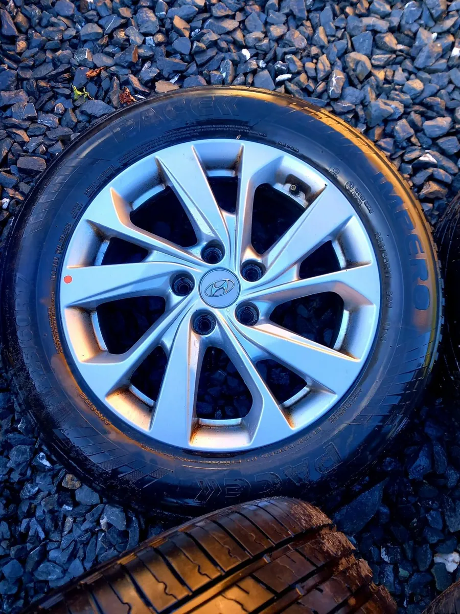 5x114.3 Genuine 17inch Alloy Wheels - Image 3