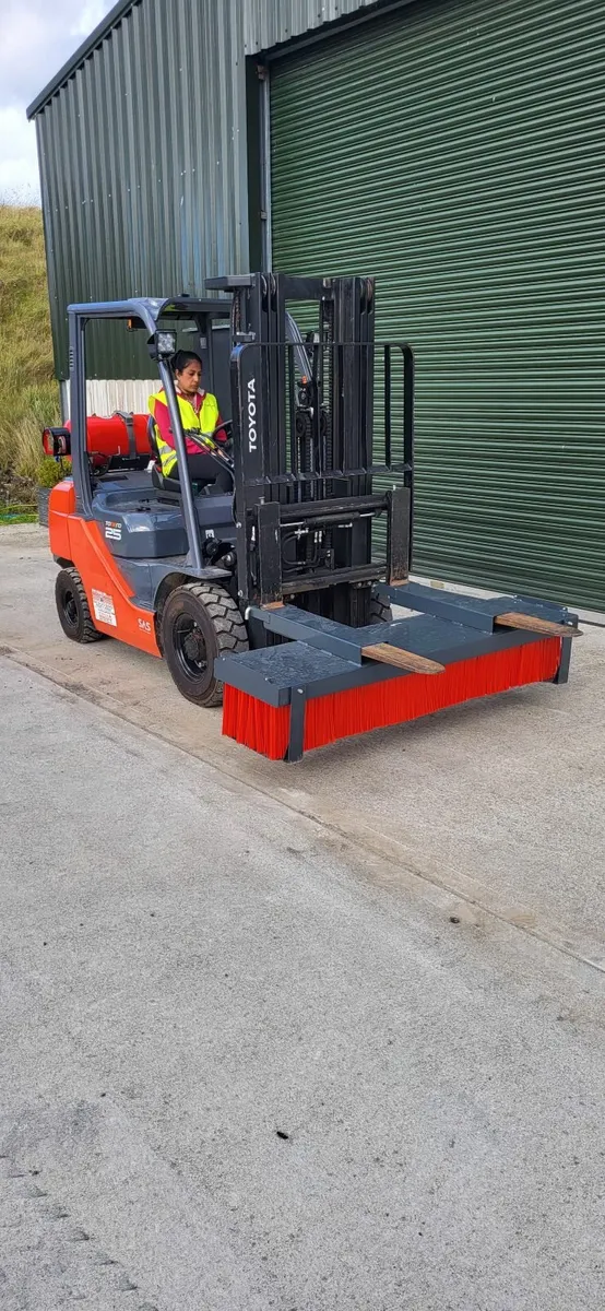 Forklift or Tractor Yard Sweeper Brush - Image 4