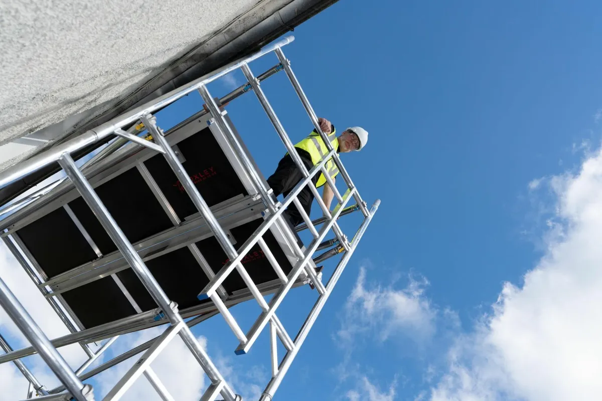 Mobile Aluminum scaffold tower - Image 2