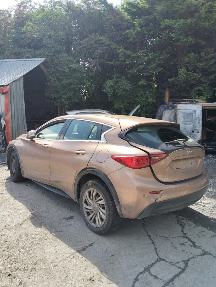 Breaking infinity Q30 2017 1.5 diesel - Image 2