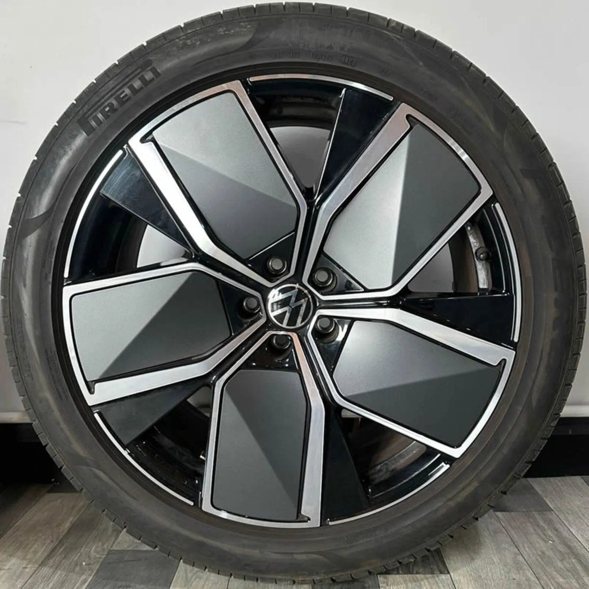 21" Genuine VW TOUAREG MK3 760 Alloys & PIRELLIS - Image 4