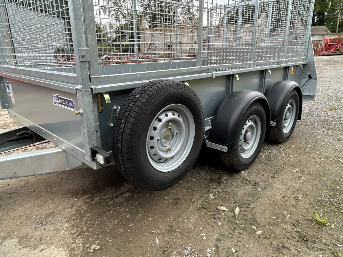 New Ifor Williams 10x5 GD105 with Mesh and Ramp - Image 4
