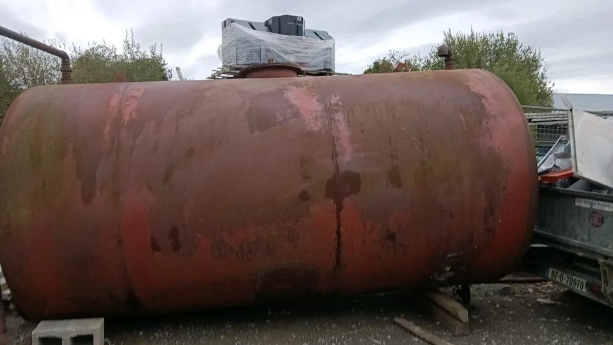 fuel tank - Image 1