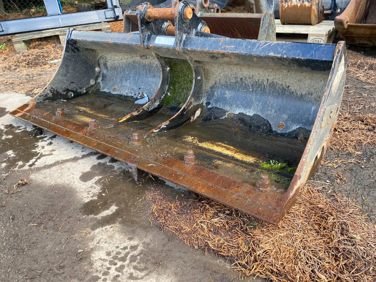 Used 1200mm wide Ditching Bucket (980/B2539) - Image 1