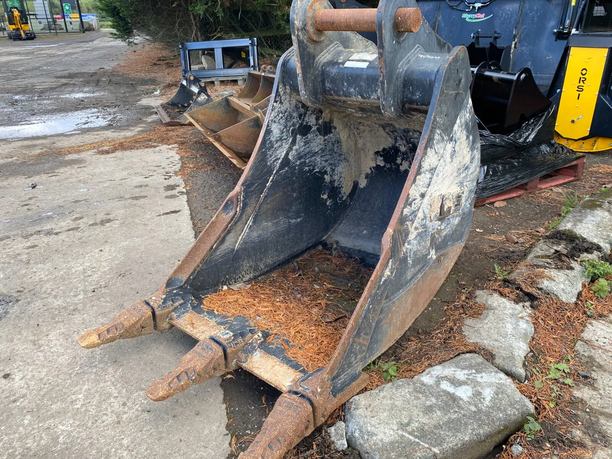 Used 610mm wide digging bucket (980/A0403) - Image 1