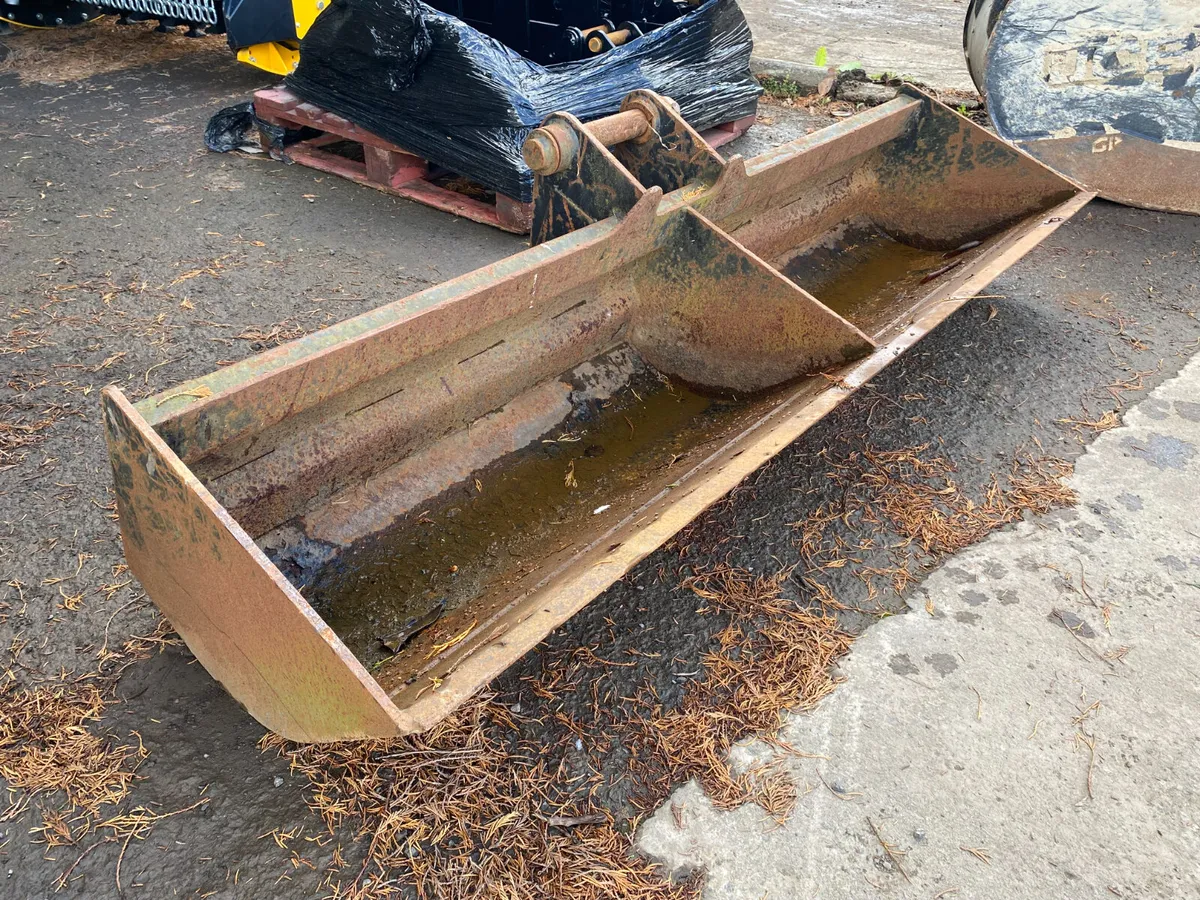 Used 1800mm wide Grading Bucket (980/A0267) - Image 2