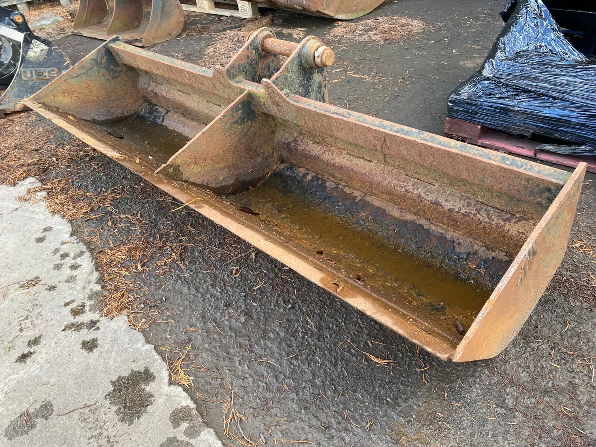 Used 1800mm wide Grading Bucket (980/A0267) - Image 1