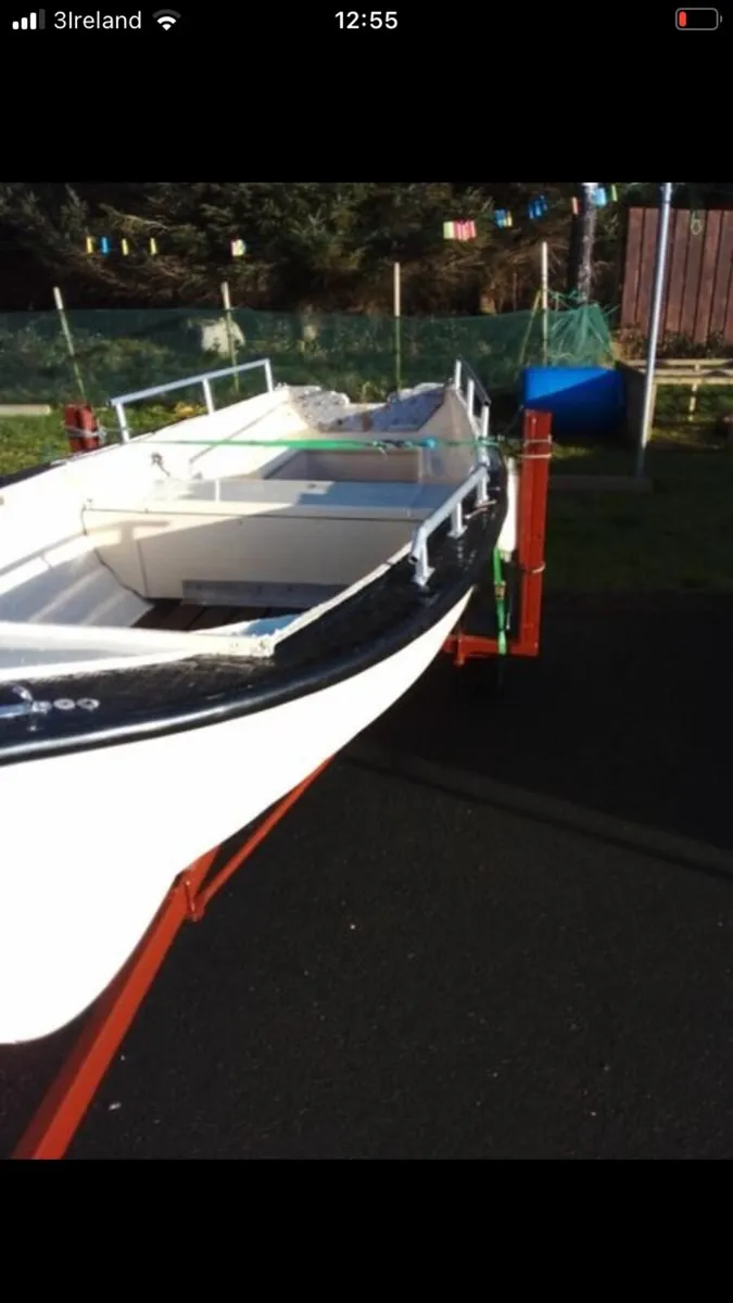 15ft fibreglass boat, trailer,engine & lifejackets - Image 2