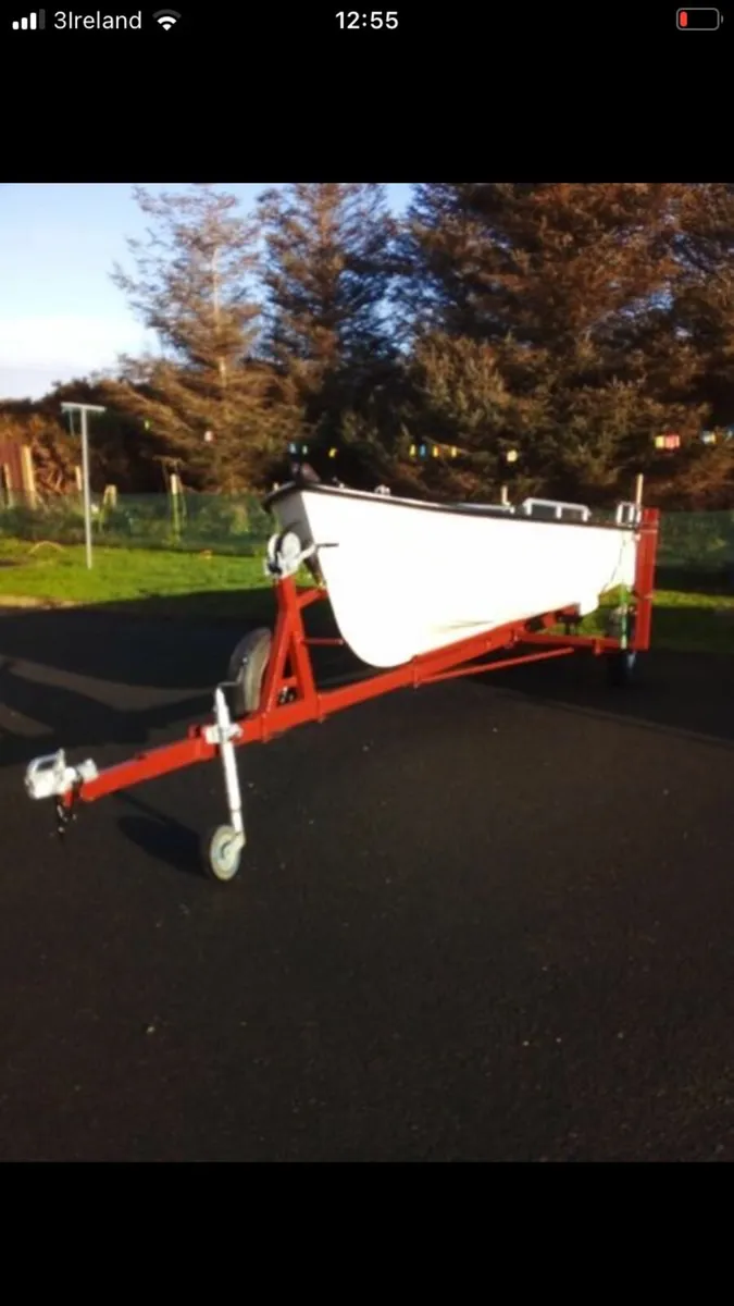 15ft fibreglass boat, trailer,engine & lifejackets - Image 1
