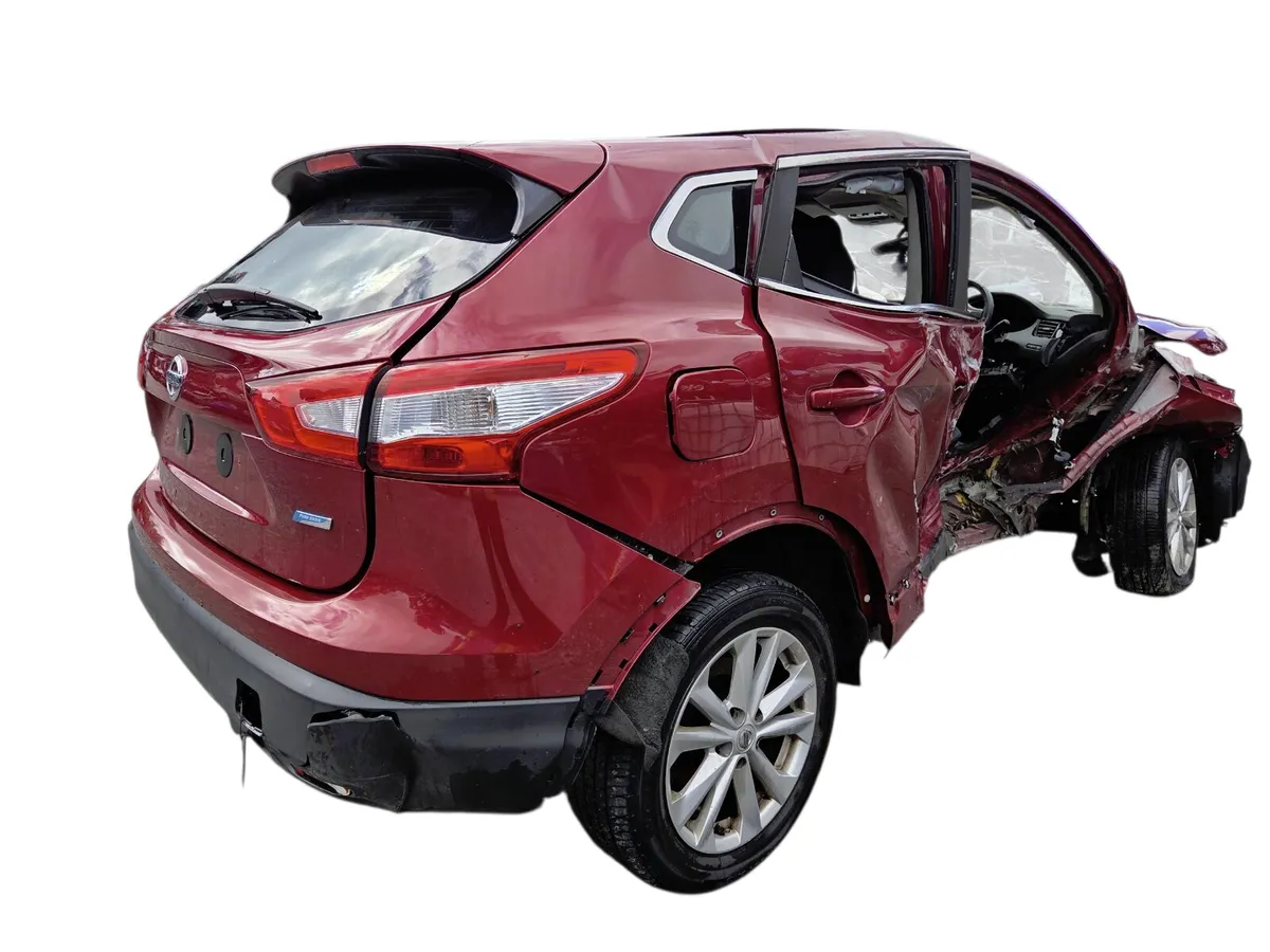 2015 NISSAN QASHQAI For Breaking/Dismantling - Image 4