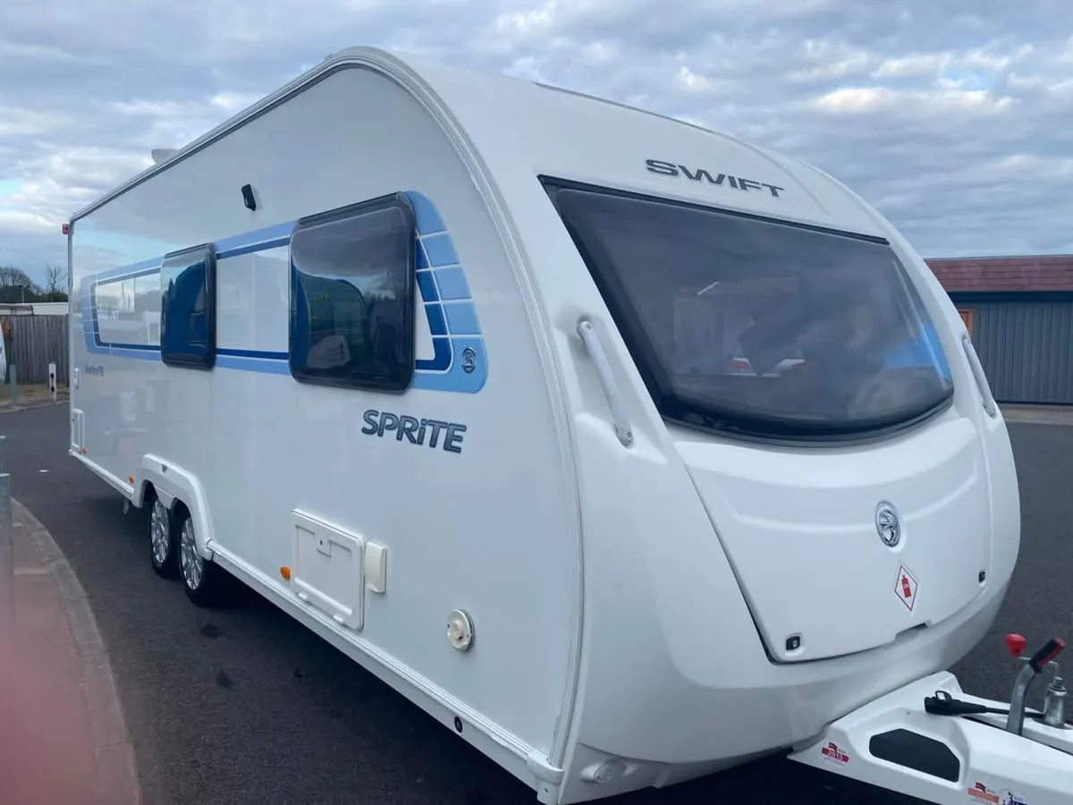 2013 SWIFT FB QUATTRO 6/7 BERTH TOURING CARAVAN - Image 2