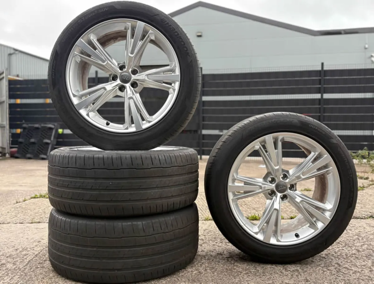 21" Genuine AUDI Q7 Q8 Alloy Wheels & Tyres 4M8601 - Image 1