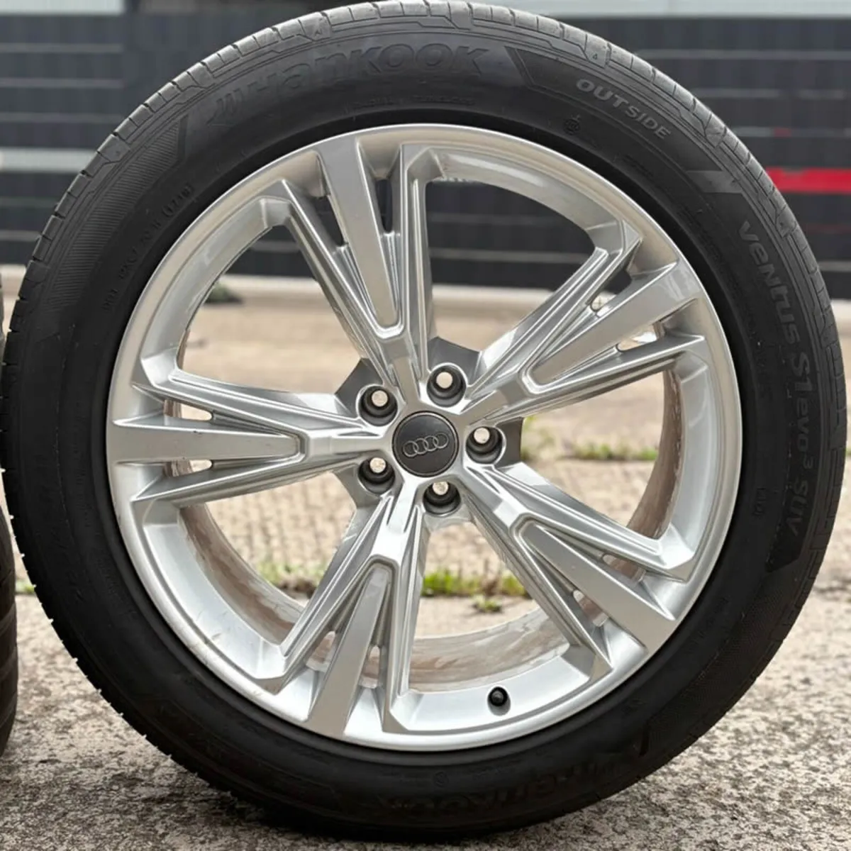 21" Genuine AUDI Q7 Q8 Alloy Wheels & Tyres 4M8601 - Image 2