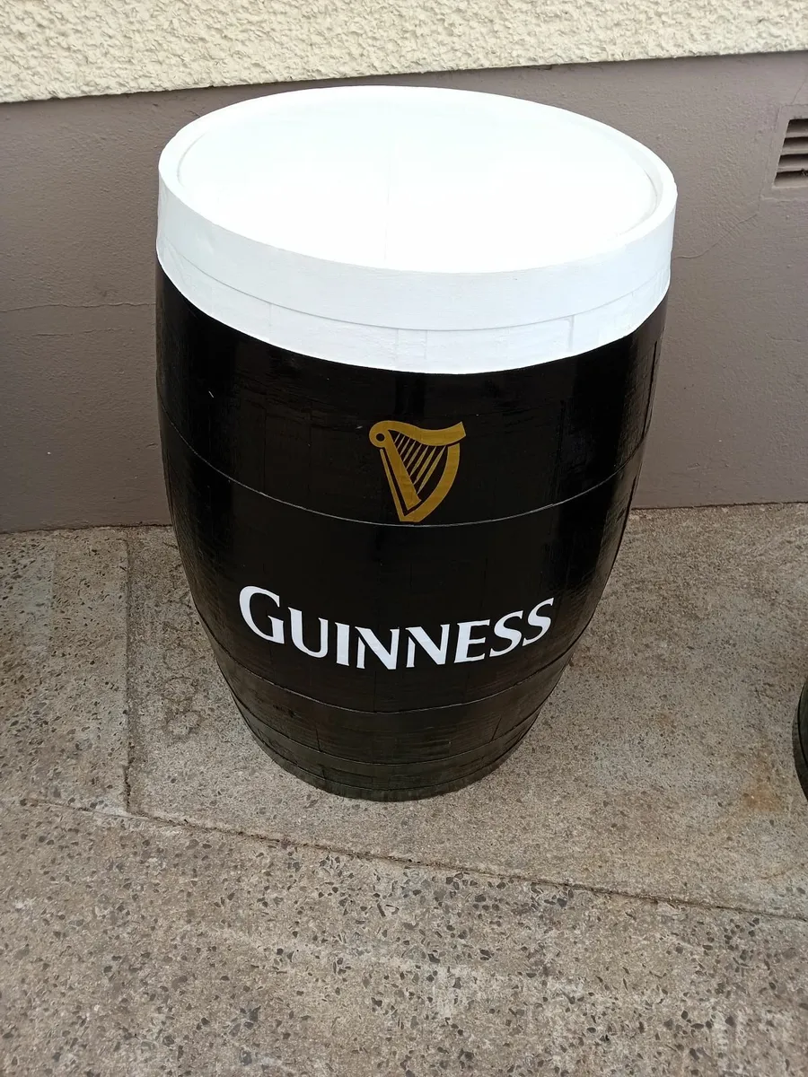 VARIETY PAINTED BARRELS WITH LOGO - Image 1