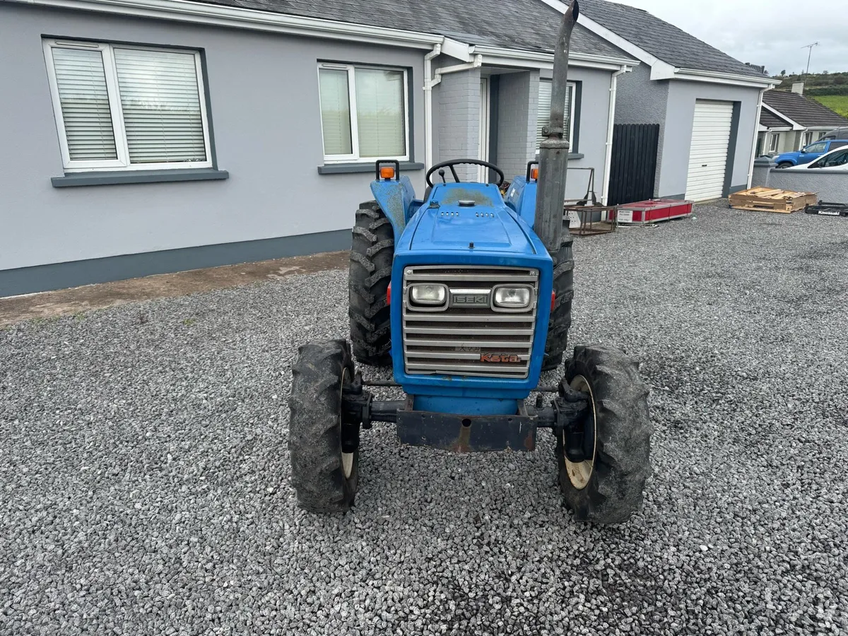 Iseki tl2300 4wd tractor - Image 3