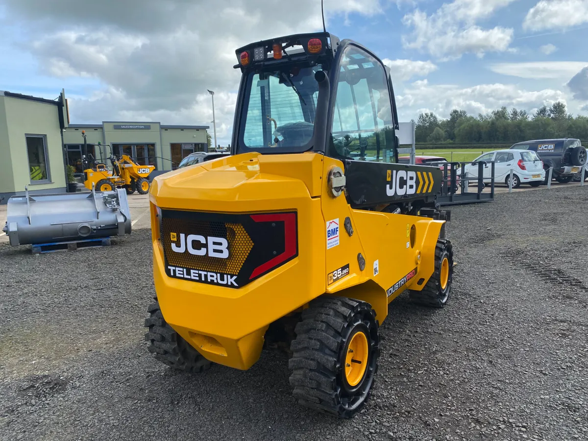 EX DEMO JCB TELETRUK TLT35-26D-4WD YEAR 2024 - Image 4
