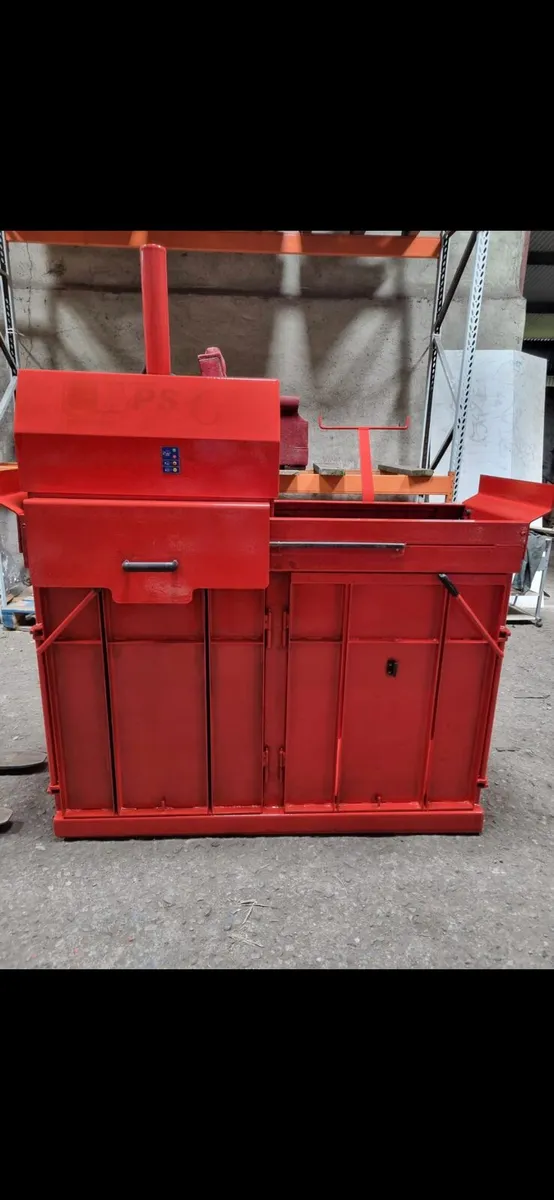 Cardboard baler compactor - Image 1
