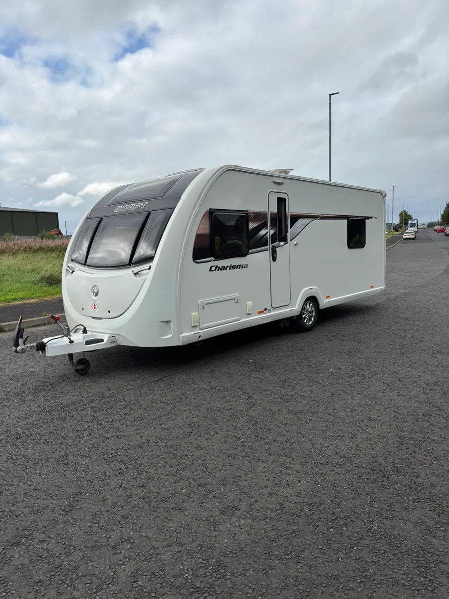 2018 Swift 550 island bed caravan - Image 3
