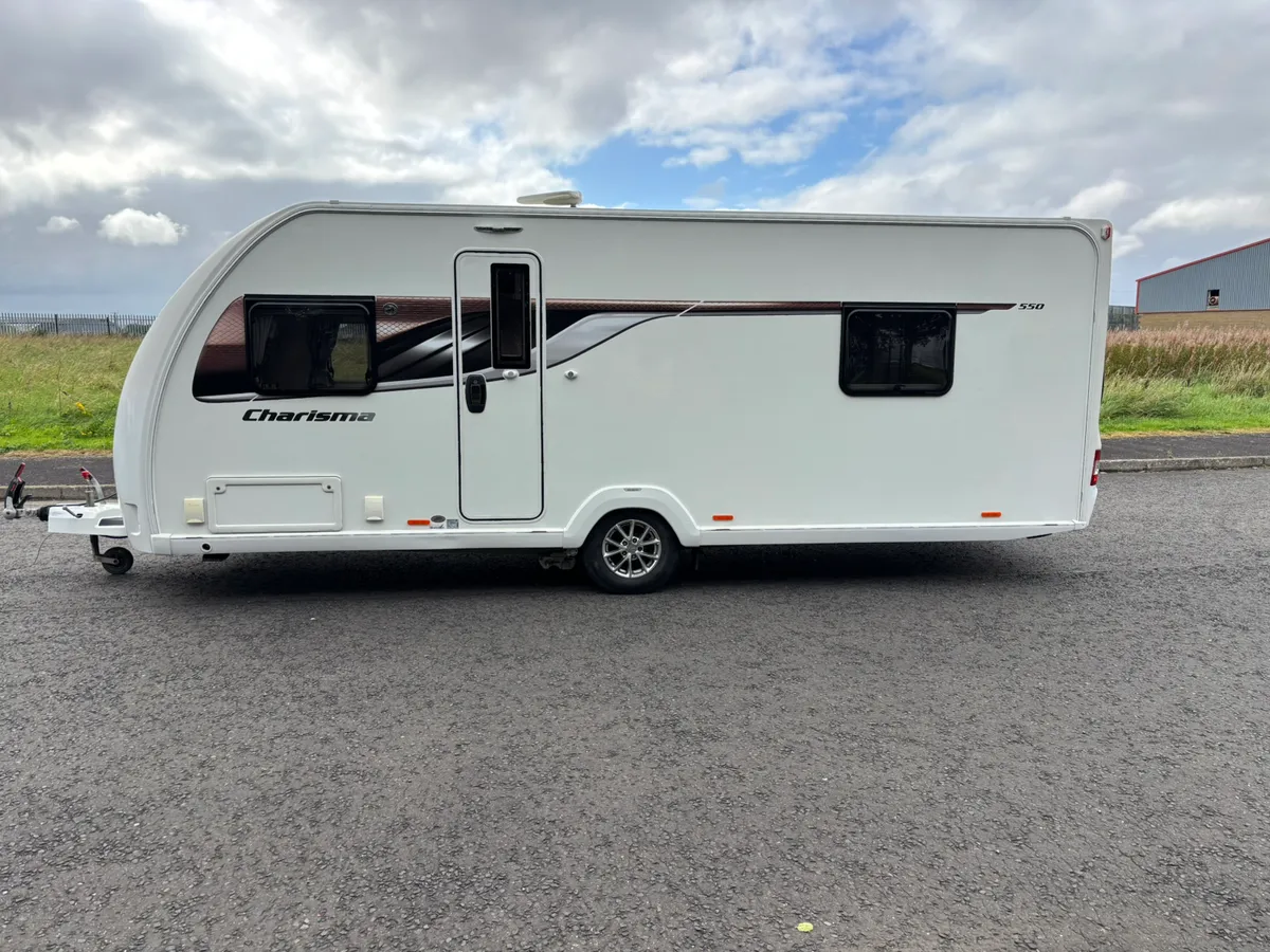 2018 Swift 550 island bed caravan - Image 4