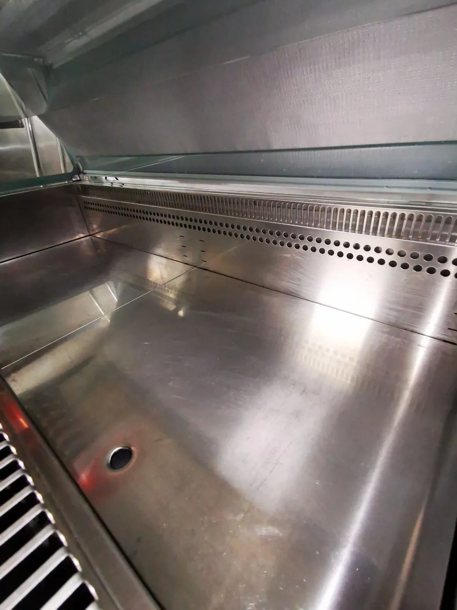 Display counter fridge excellent condition. - Image 3