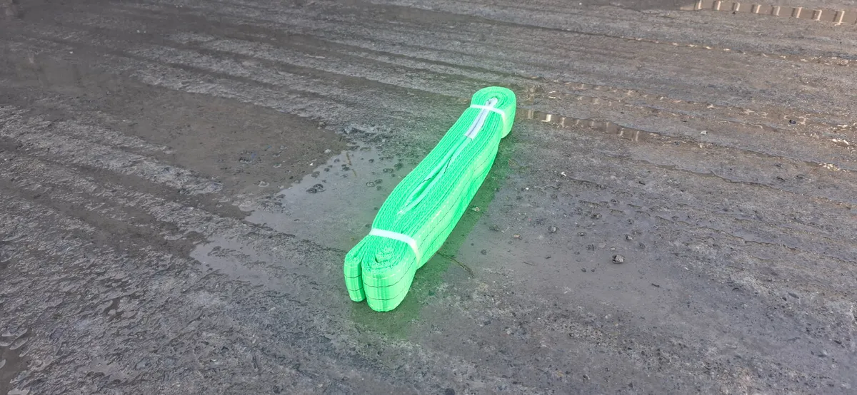 Neilsen 5M Flat Webbing Sling – 2 Ton Capacity - Image 1