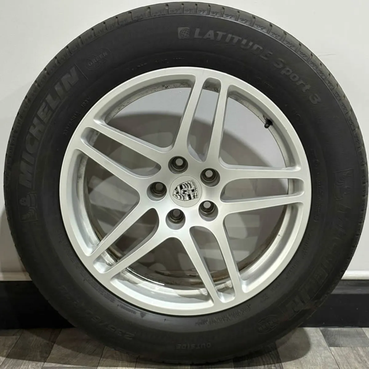 18" Genuine PORSCHE MACAN S Alloy Wheels & Tyres - Image 2
