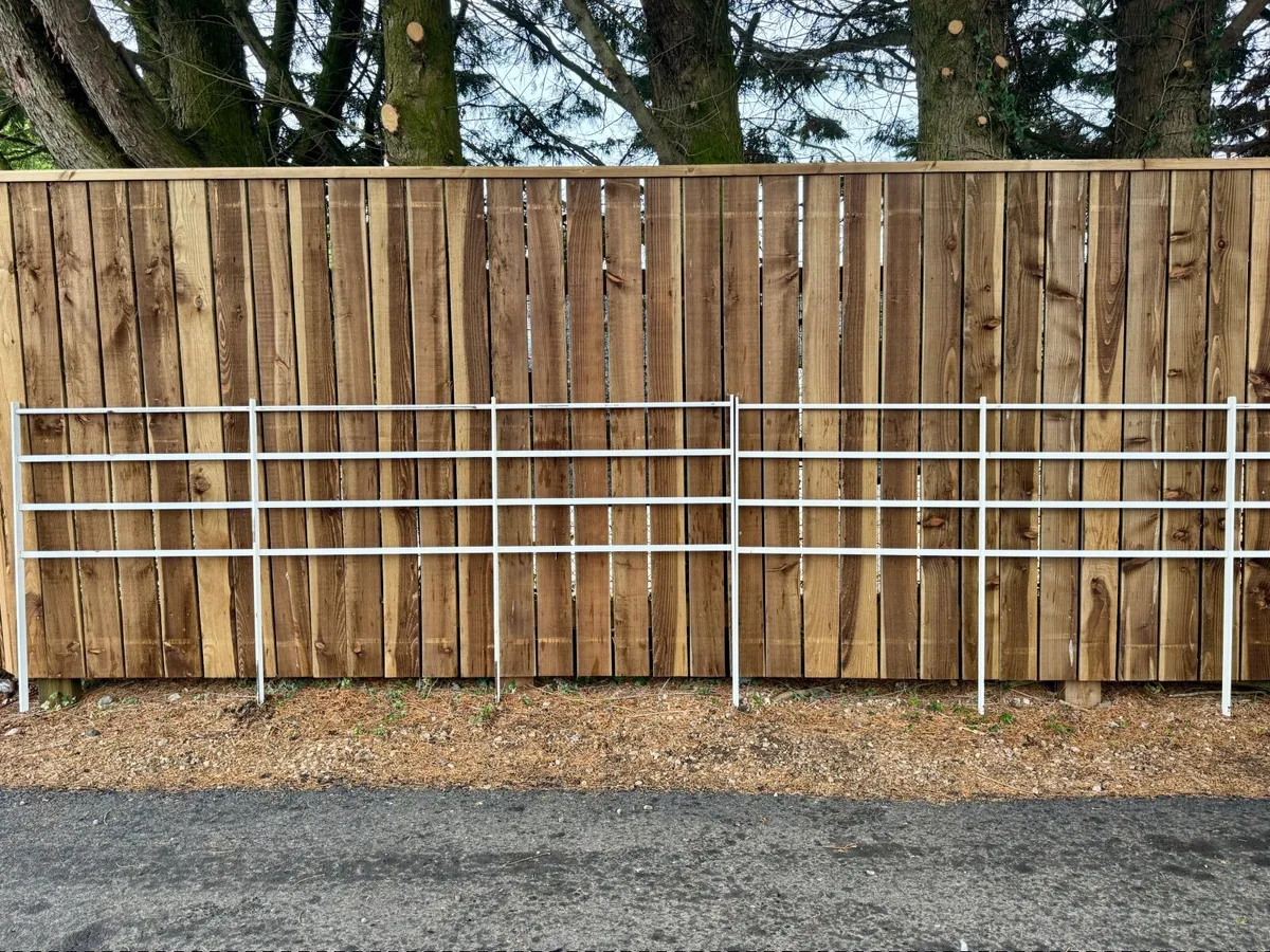 Estate Railing 3 Mtr Lengths New - Image 2