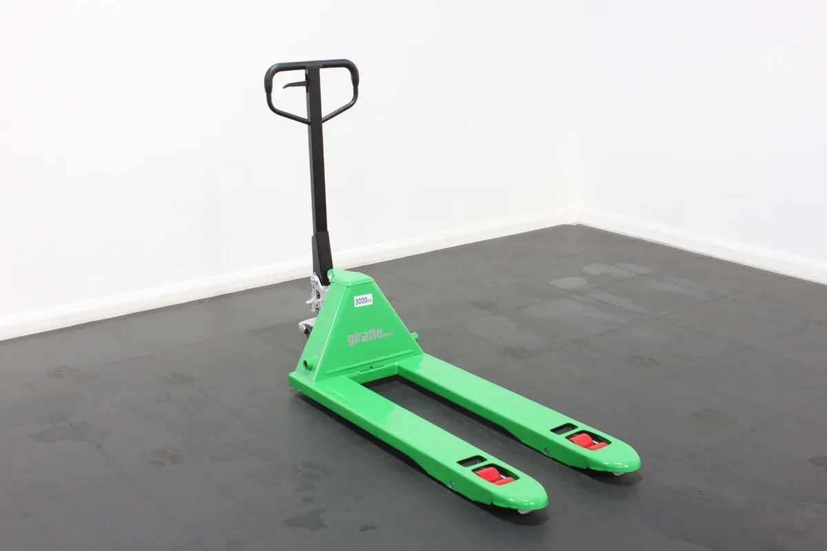 giraffe 3T Euro  Manual Pallet Truck - Image 1