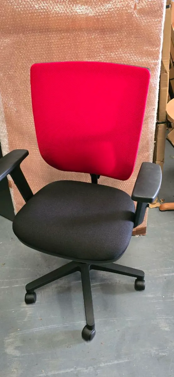 Office Desk & Chair Bundle – Great Value x 16 sets - Image 4