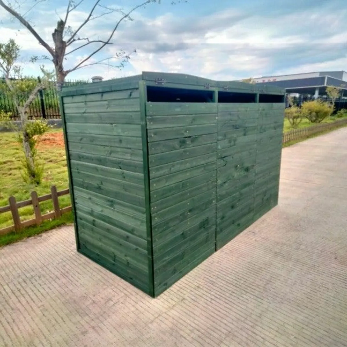 Deluxe Wheelie Bin Storage with Gas Struts – 3 Bay - Image 2