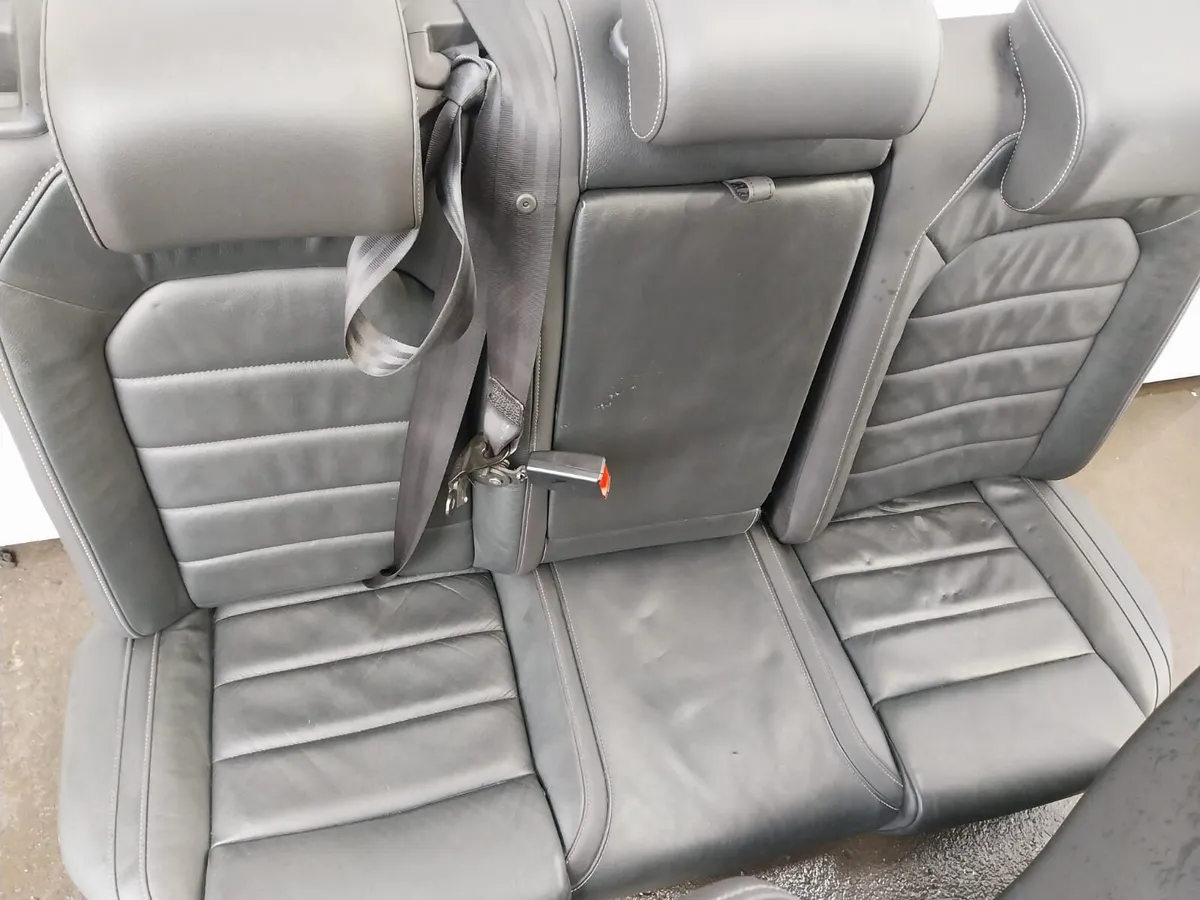 2016 VW Golf R-line Complete leather Interior - Image 4