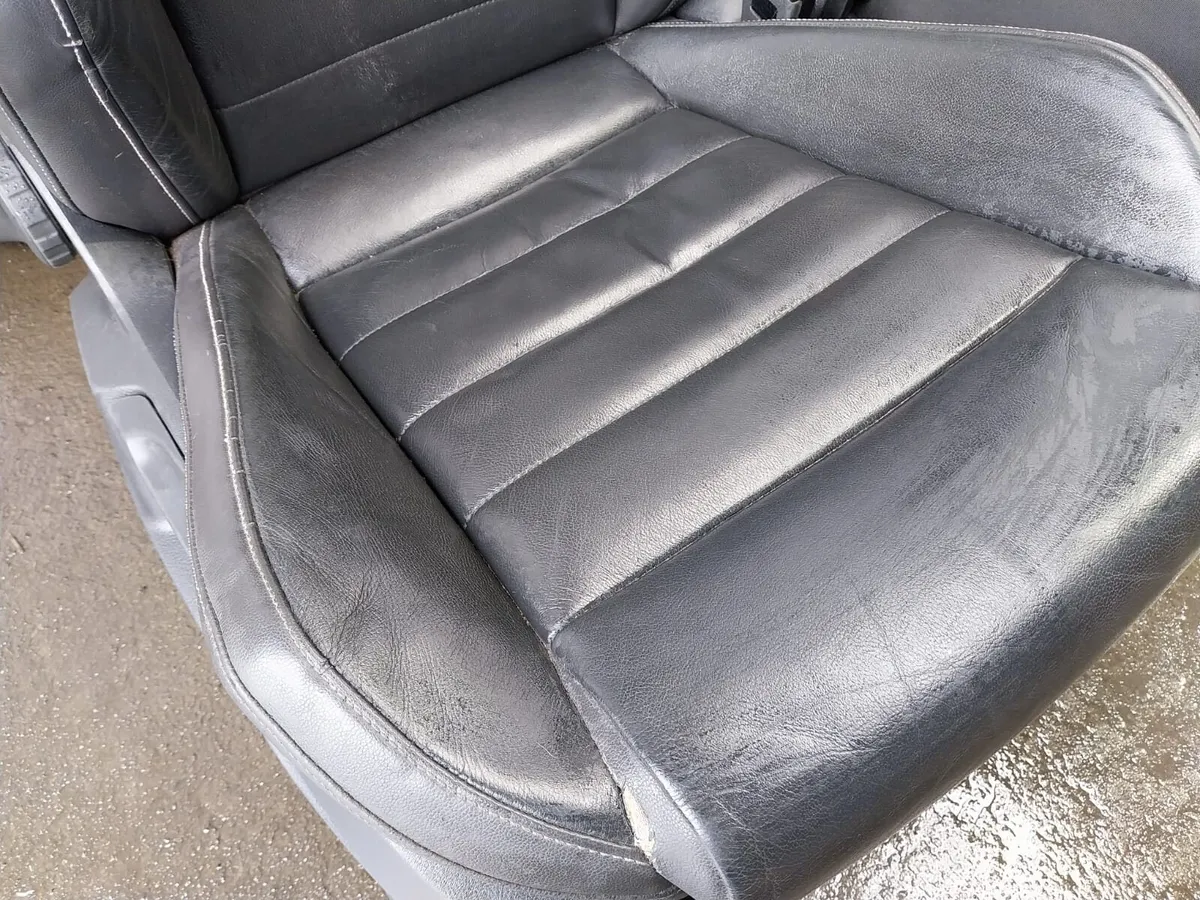 2016 VW Golf R-line Complete leather Interior - Image 2