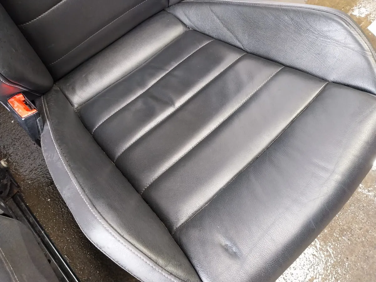 2016 VW Golf R-line Complete leather Interior - Image 3