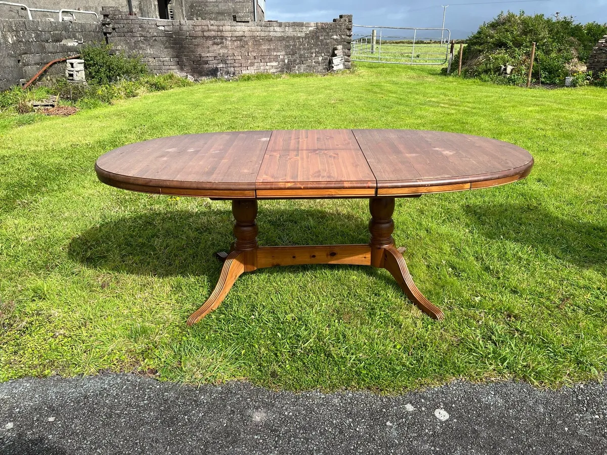 Dining table - Image 1