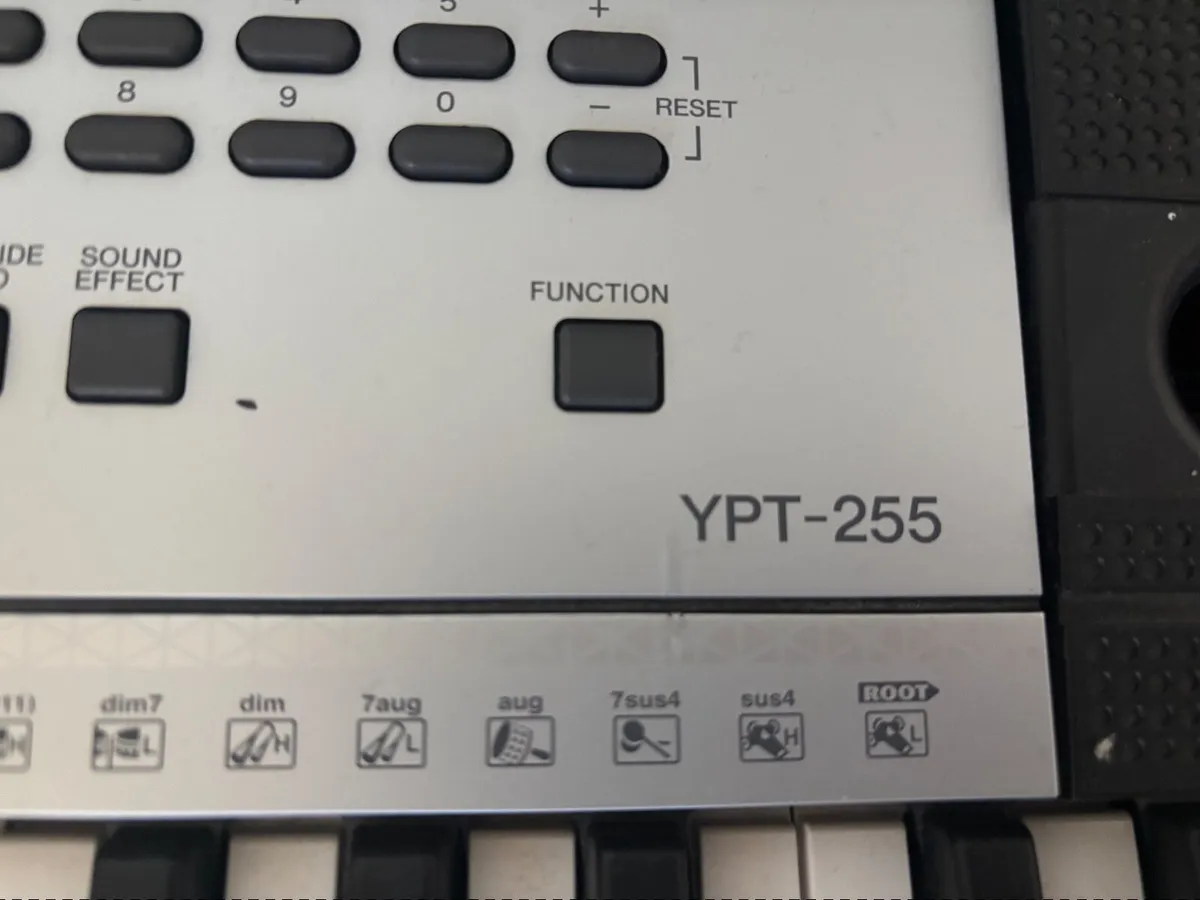 Yamaha Keyboard - Image 2