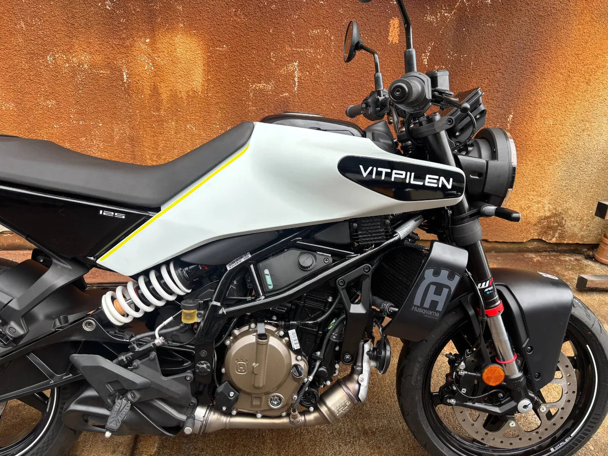 Husqvarna Vitpilen 125 - New Unregistered - Image 4