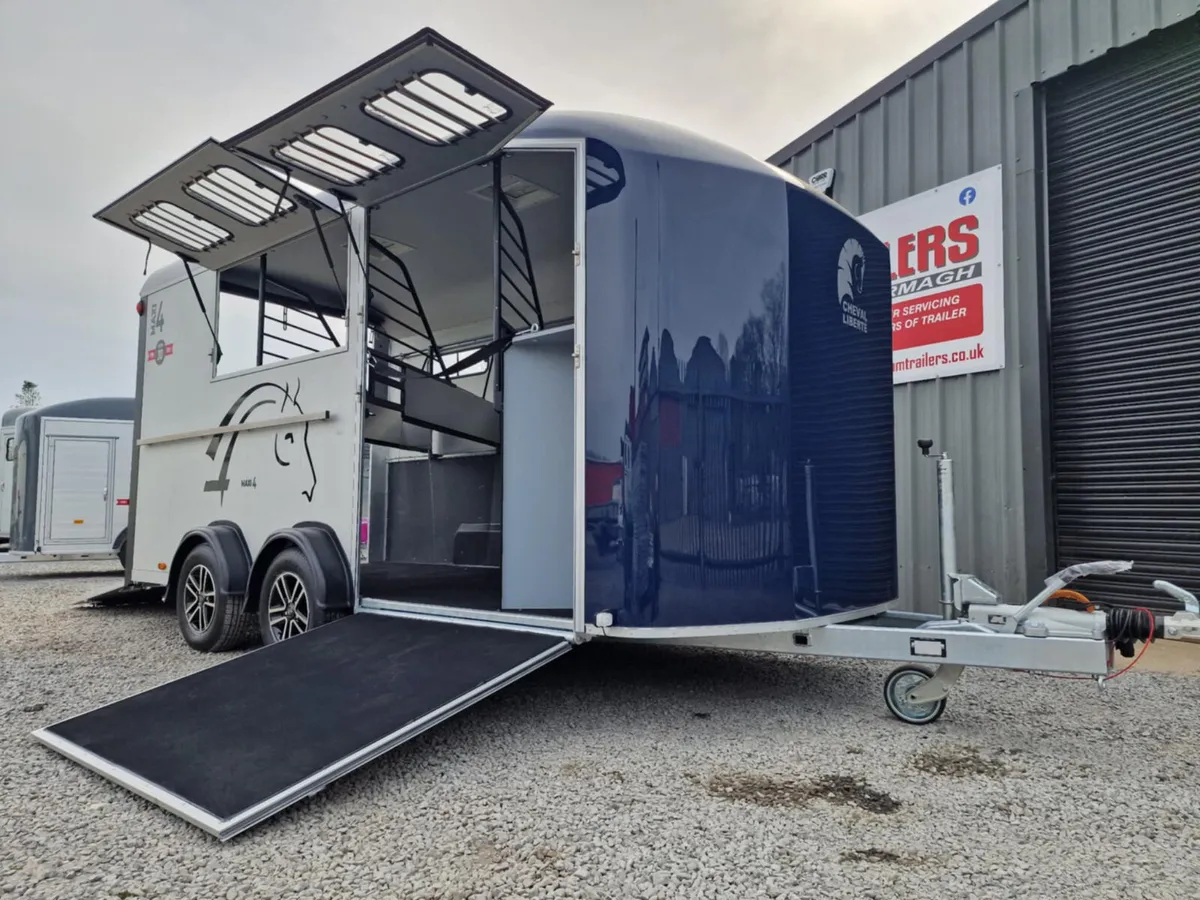 Cheval maxi4 horse trailer - Image 1