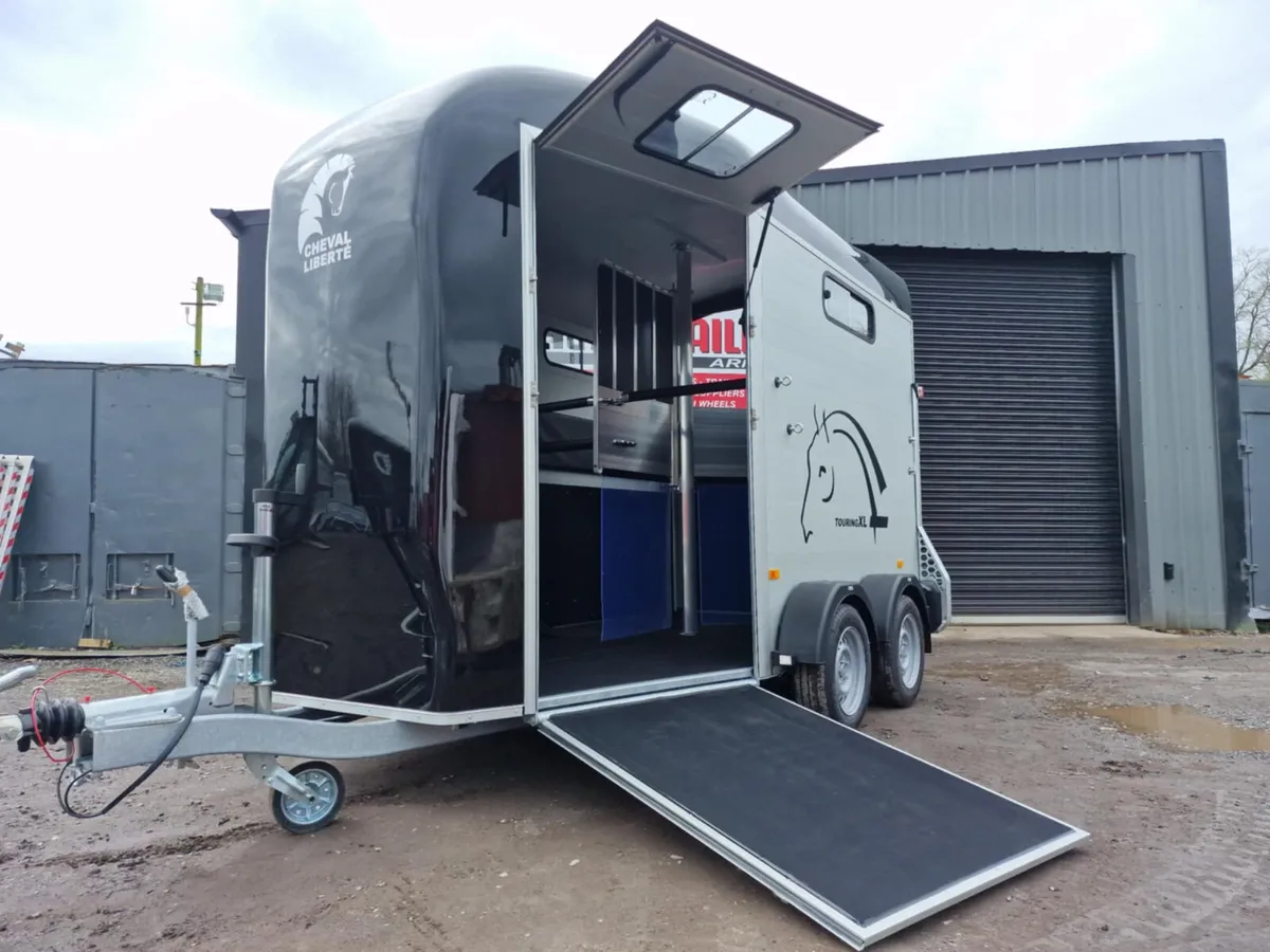 Cheval touring horse trailer - Image 1