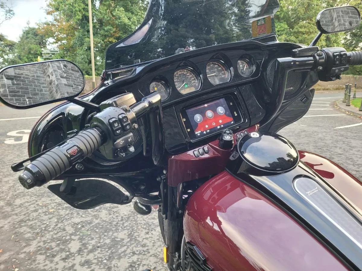 Harley Davison Street Glide Special CVO Spec - Image 4