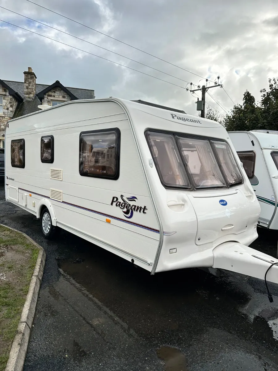 ✨BARGAIN BAILEY PAGEANT 4 BERTH FIXED BED✨ - Image 1