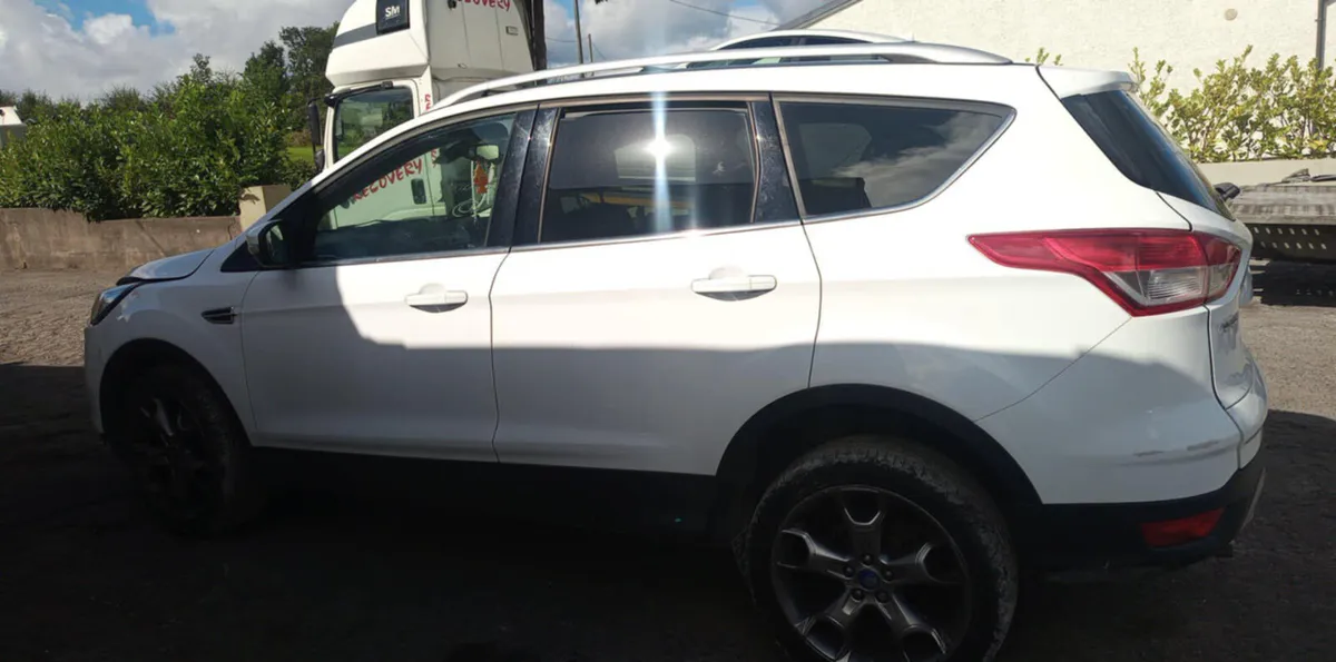 2016 FORD KUGA 2.0 DIESEL FOR BREAKING - Image 4