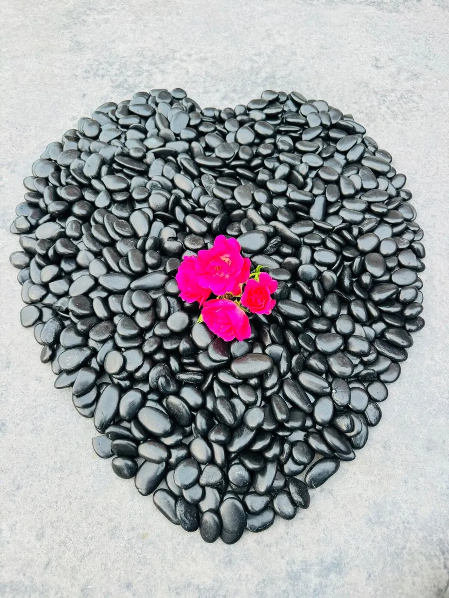 Decorative stone, polished grave pebbles - Image 1