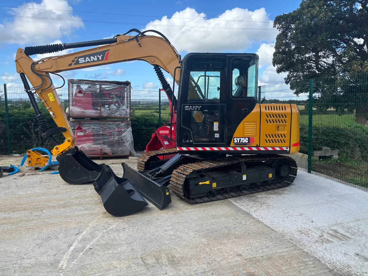 Excavator  Sany 75 ISUZU Engine Very Tidy - Image 1