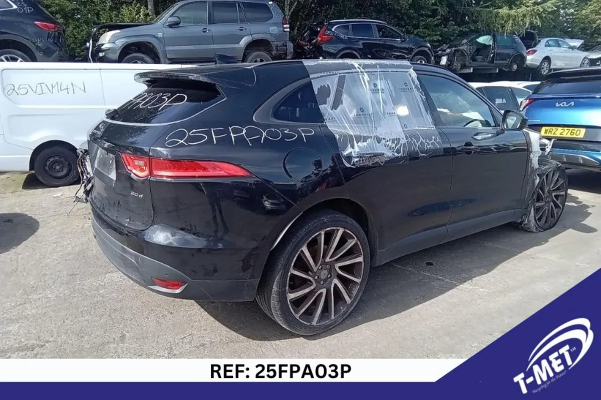 2017 JAGUAR F-PACE BREAKING FOR PARTS - Image 3